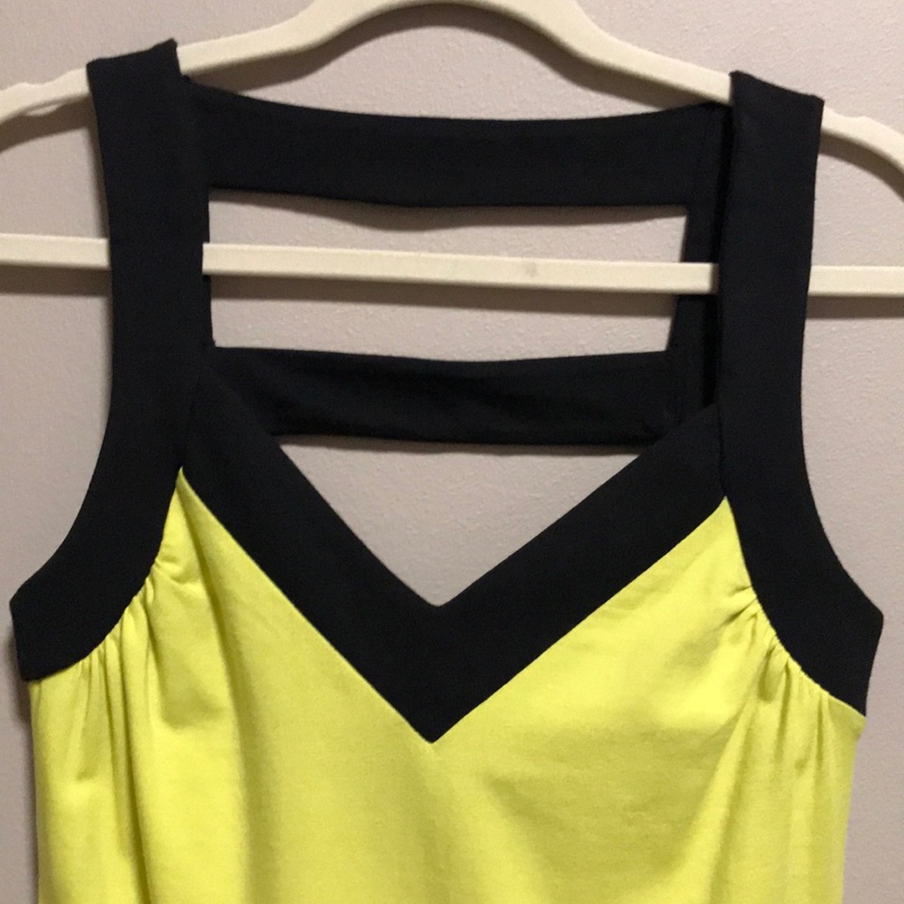 Express Cut-Out Tank - Picture 2 of 5